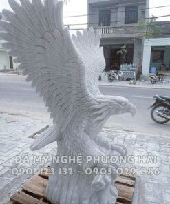 Tượng Đại bàng tung cánh