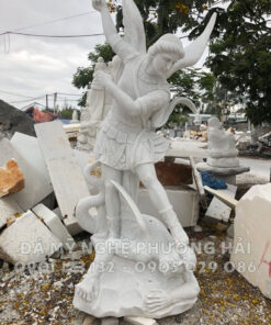 Tượng đá thiên thần Micae