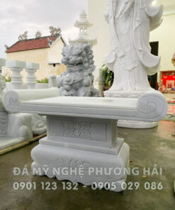 Bàn thờ bằng đá