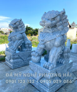 Tượng kỳ lân đá xám