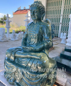 Tượng Phật tuyết sơn bằng đá